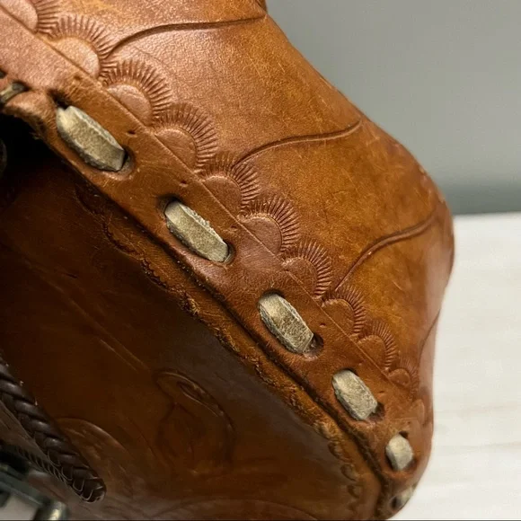 Vintage 70s 80s Hand Tooled Buckstitched Leather Shoulder Saddle Bag - Picture 11 of 16